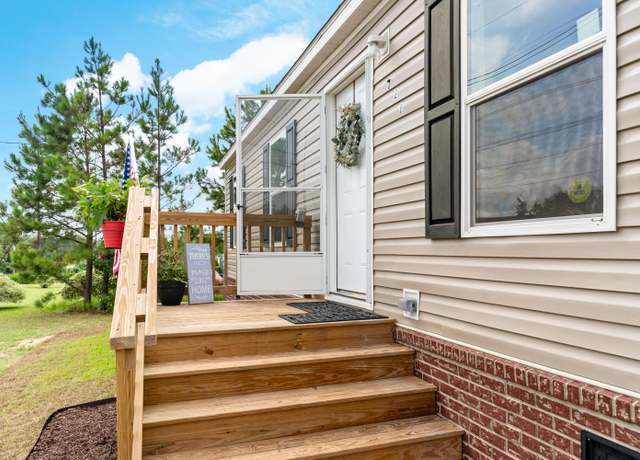 Property at 322 Cut Off Rd, Orangeburg, SC 29115, 4 beds, 2 baths