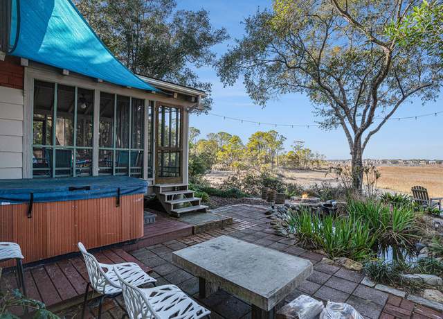 Property at 520 E Huron Ave, Folly Beach, SC 29439, 3 beds, 2 baths