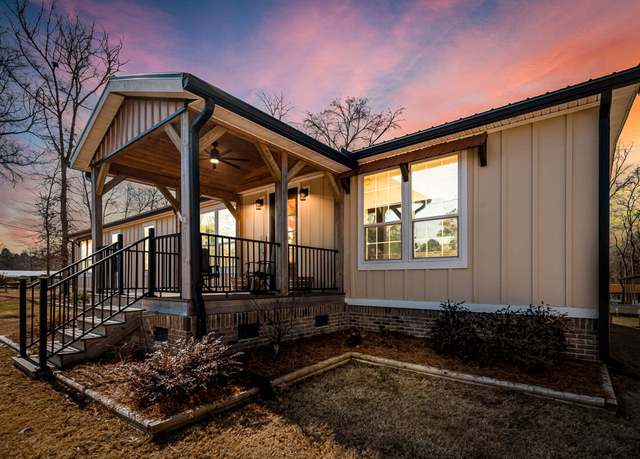 Property at 586 Belvedere Dr, Eutawville, SC 29048, 4 beds, 2 baths