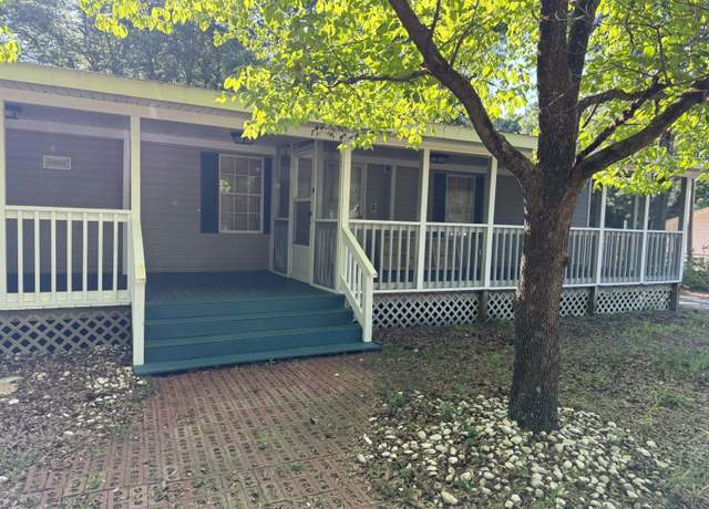 Property at 1104 Hickory Dr, Summerton, SC 29148, 3 beds, 2 baths
