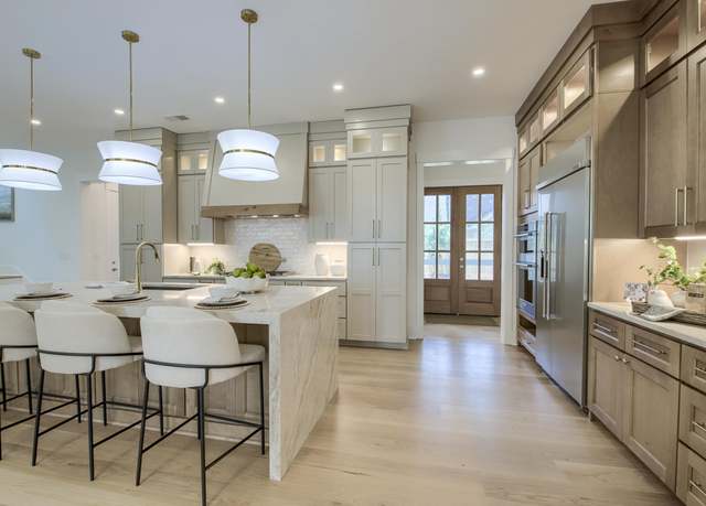 Property at 758 Mccants Dr, Mount Pleasant, SC 29464, 5 beds, 4.5 baths