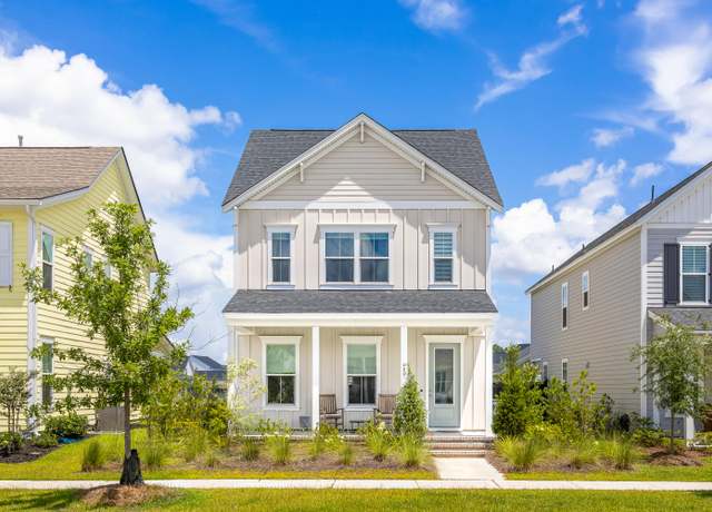 Property at 680 Blueway Ave, Summerville, SC 29486, 3 beds, 3.5 baths