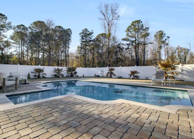 Property at 320 Harry Ln, Moncks Corner, SC 29461, 4 beds, 2.5 baths