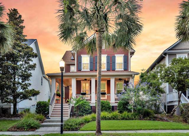 Property at 134 Etiwan Park St, Charleston, SC 29492, 3 beds, 2.5 baths