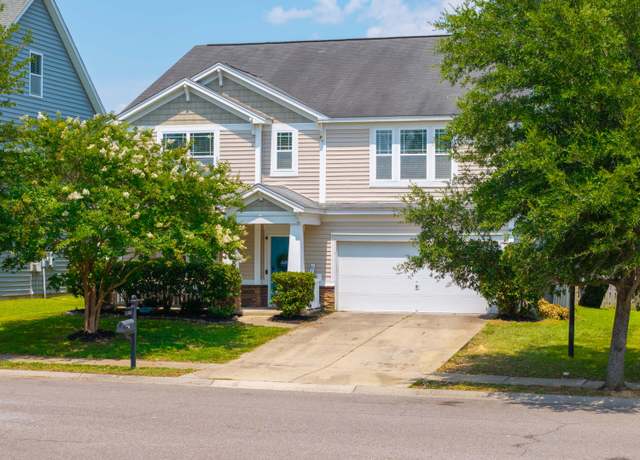 Property at 135 Gaslight Blvd, Summerville, SC 29483, 5 beds, 2.5 baths