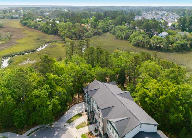 Property at 148 Cowrie Ct, Mount Pleasant, SC 29464, 3 beds, 3.5 baths