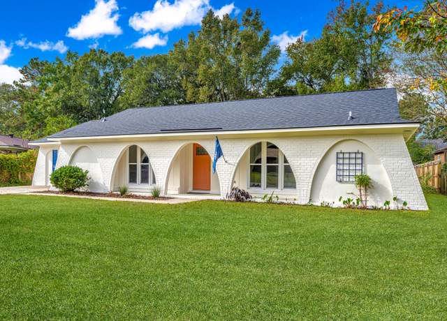 Property at 204 Foxborough Rd, Goose Creek, SC 29445, 3 beds, 2 baths