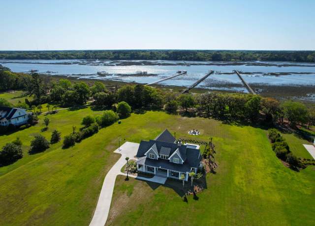 Property at 2621 Anchor Watch Dr, Wadmalaw Island, SC 29487, 6 beds, 4.5 baths