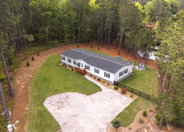 Property at 1055 Creekside Dr, Manning, SC 29102, 4 beds, 2 baths