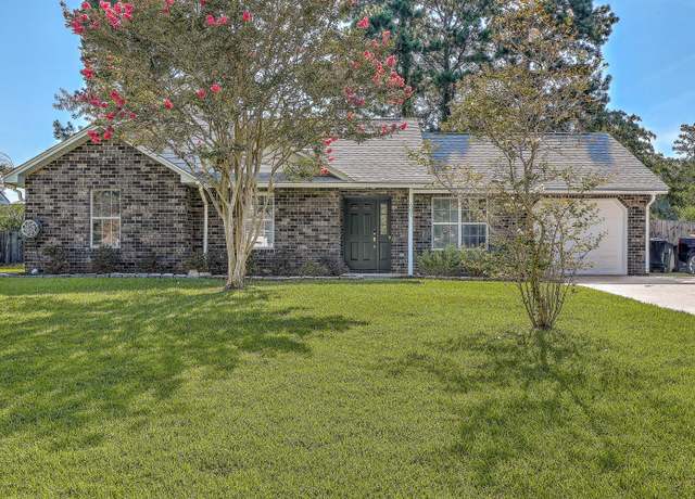 Property at 607 Dolphin Dr, Summerville, SC 29485, 3 beds, 2 baths