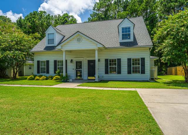 Property at 2220 Kings Gate Ln, Mount Pleasant, SC 29466, 3 beds, 2 baths