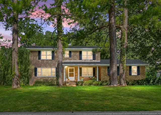 Property at 710 S Magnolia St, Summerville, SC 29483, 4 beds, 2.5 baths