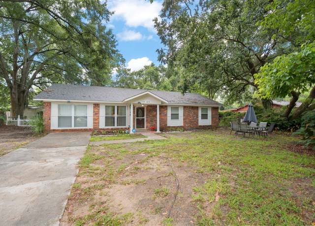 Property at 1507 Ivy Ln, Port Royal, SC 29935, 4 beds, 1.5 baths