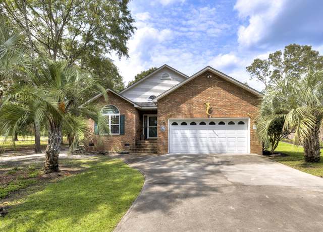 Property at 824 Bentwood Cir, Manning, SC 29102, 3 beds, 2 baths