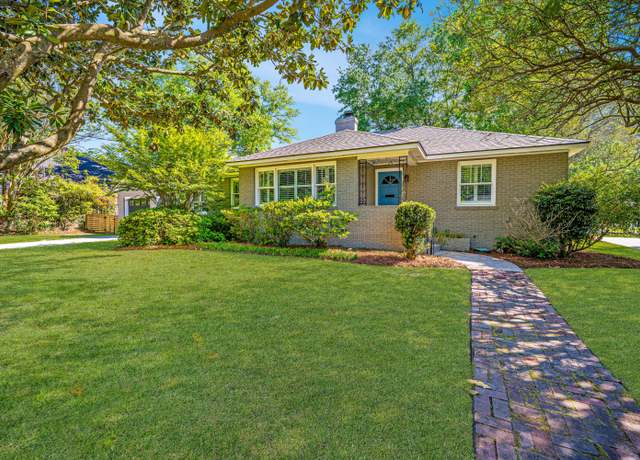 Property at 3 Lord Ashley Dr, Charleston, SC 29407, 3 beds, 2 baths