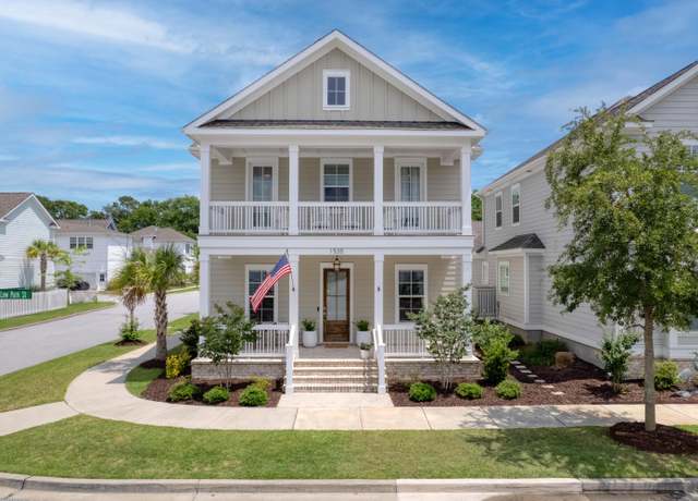 Property at 1535 Low Pk St, Mount Pleasant, SC 29464, 4 beds, 3.5 baths