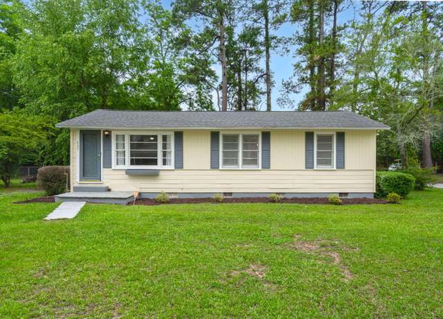 Property at 407 Raysor St, Saint George, SC 29477, 3 beds, 1 bath