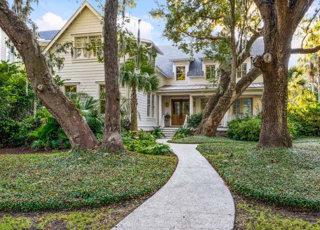 Property at 235 Delahow St, Daniel Island, SC 29492, 5 beds, 6.5 baths