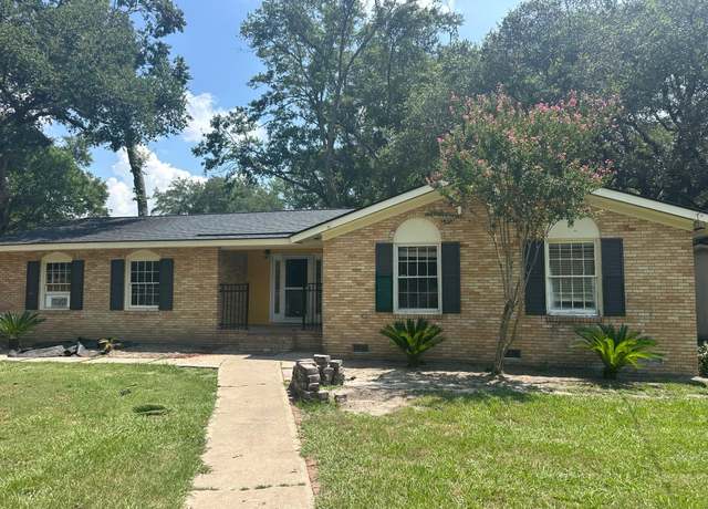 Property at 201 Mikel Dr, Summerville, SC 29485, 4 beds, 2 baths