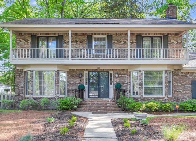 Property at 615 Fairington Dr, Summerville, SC 29485, 4 beds, 3 baths