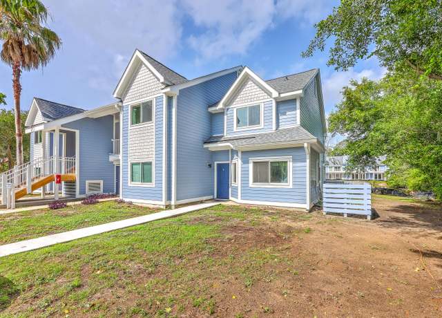 Property at 851 Sandlake Dr Unit D, Mount Pleasant, SC 29464, 2 beds, 2.5 baths