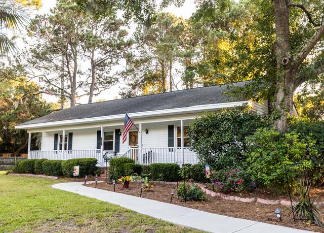 Property at 1351 Winifred St, Mount Pleasant, SC 29464, 3 beds, 2 baths