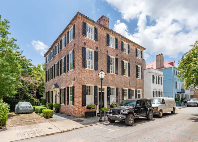 Property at 41 Tradd St, Charleston, SC 29401, 4 beds, 4.5 baths