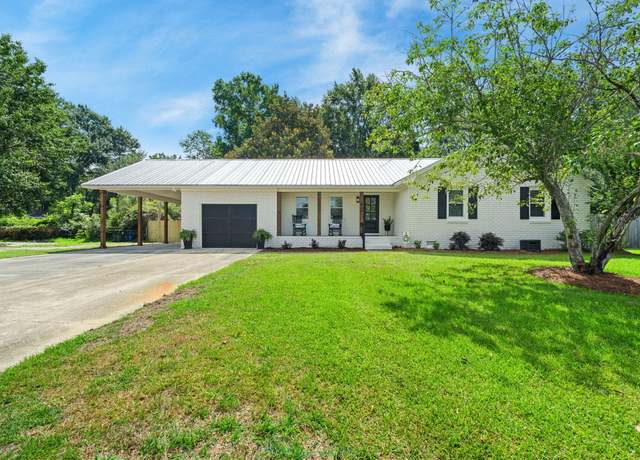 Property at 305 Meadowlark Ln, Moncks Corner, SC 29461, 4 beds, 2.5 baths