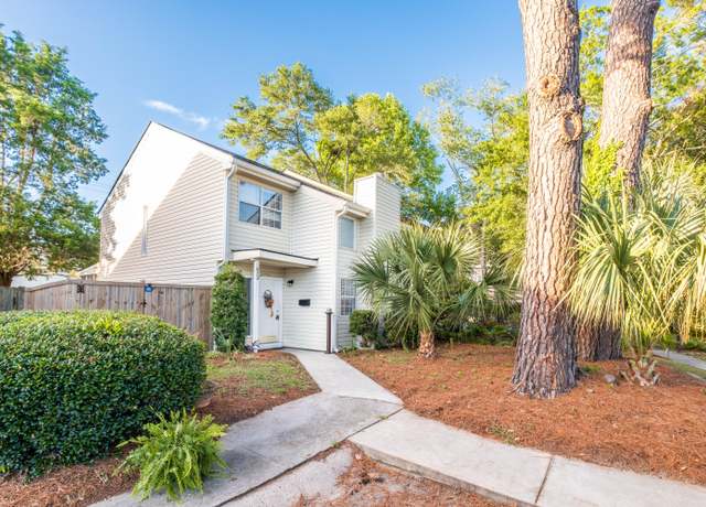Property at 623 Bay Tree Ct, Mount Pleasant, SC 29464, 2 beds, 1.5 baths