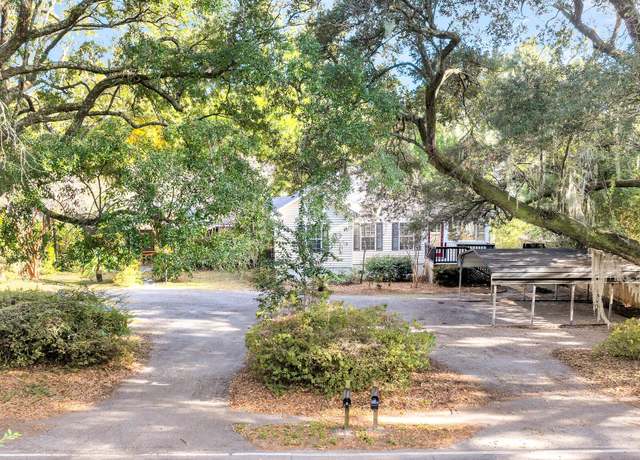 Property at 733 Fort Johnson Rd, Charleston, SC 29412, 3 beds, 2 baths