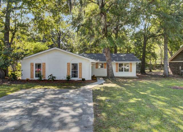 Property at 1811 Walsingham Way, Charleston, SC 29412, 4 beds, 2 baths