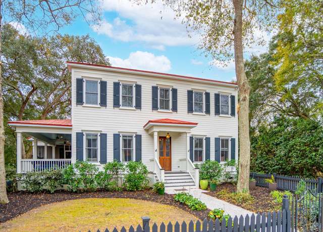 Property at 305 N Civitas St, Mount Pleasant, SC 29464, 5 beds, 4.5 baths