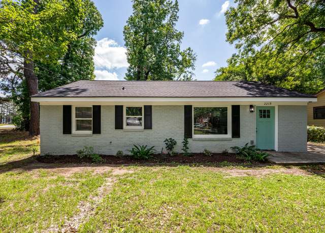 Property at 2219 Eagle Dr, North Charleston, SC 29406, 3 beds, 2 baths