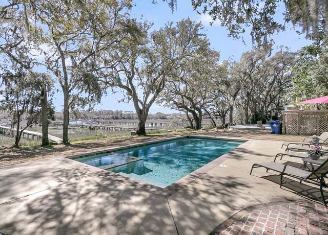 Property at 741 Creekside Dr, Mount Pleasant, SC 29464, 4 beds, 2.5 baths