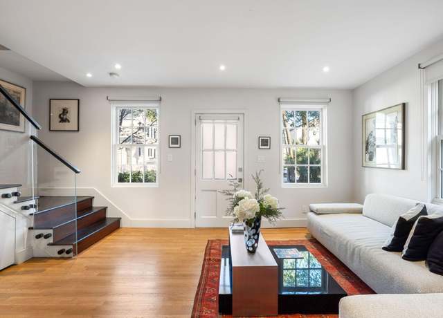 Property at 301 Broad St #1, Charleston, SC 29401, 2 beds, 1.5 baths