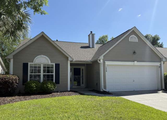 Property at 1529 Wellesley Cir, Mount Pleasant, SC 29466, 3 beds, 2 baths