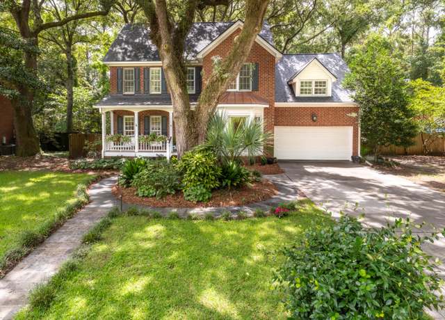 Property at 2067 Middleburg Ln, Mount Pleasant, SC 29464, 4 beds, 2.5 baths