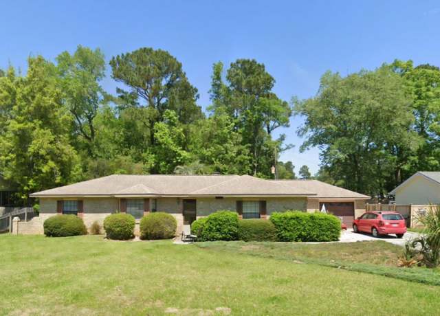 Property at 230 Smythe Dr, Summerville, SC 29485, 4 beds, 2 baths