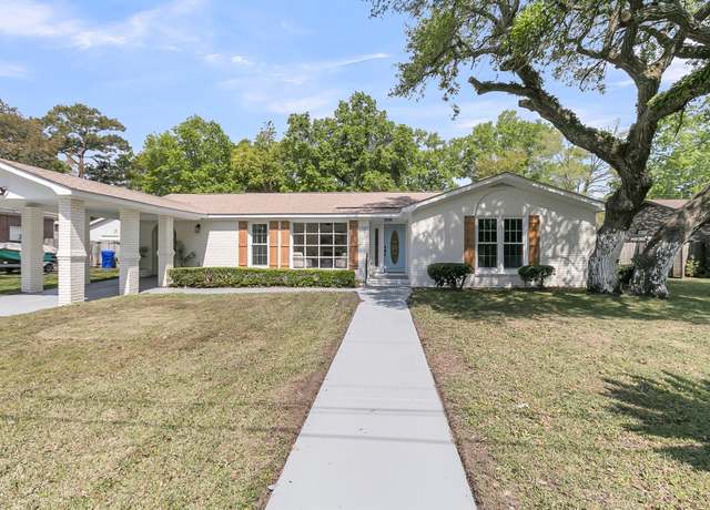 Property at 1387 W Lenevar Dr, Charleston, SC 29407, 5 beds, 3 baths