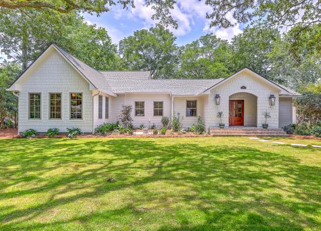 Property at 974 Cliffwood Dr, Mount Pleasant, SC 29464, 5 beds, 4 baths