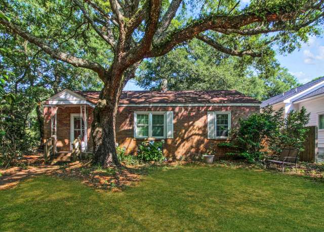Property at 624 Atlantic St, Mount Pleasant, SC 29464, 2 beds, 1 bath