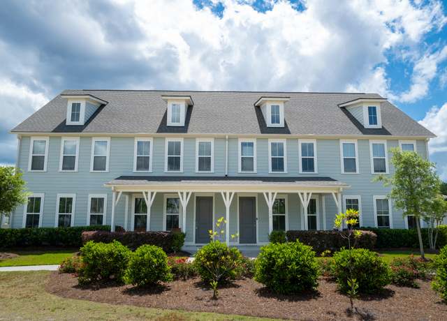 Property at 352 Great Lawn Dr, Summerville, SC 29486, 2 beds, 2.5 baths