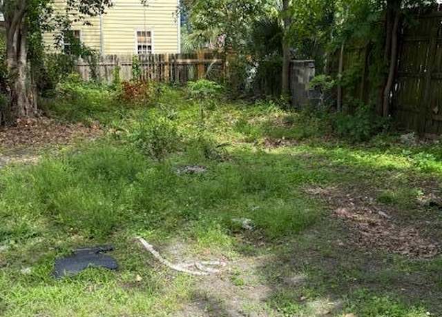 Property at 5 Oliver Ct, Charleston, SC 29403
