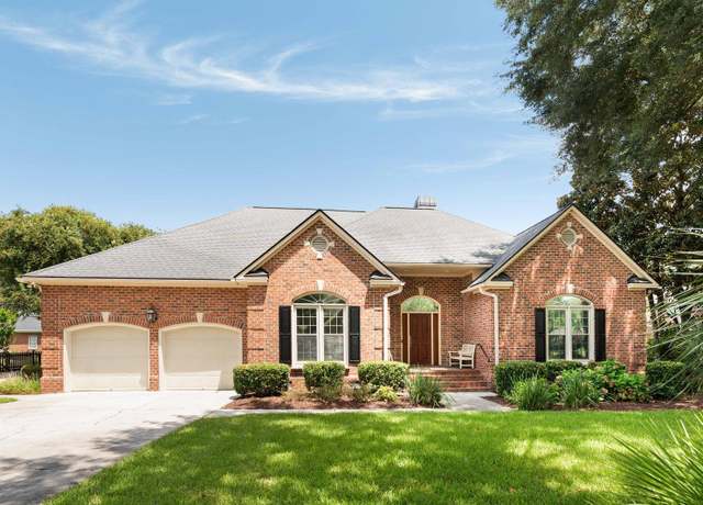 Property at 1352 Topsail Ct, Mount Pleasant, SC 29464, 3 beds, 2.5 baths