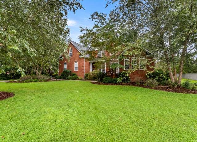 Property at 1002 Poconos Ct, Summerville, SC 29483, 5 beds, 3.5 baths