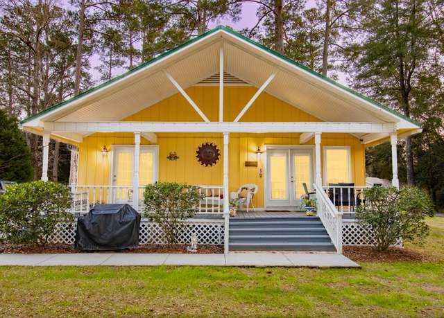 Property at 104 Gervais St, Walterboro, SC 29488, 2 beds, 2 baths