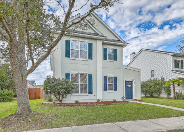 Property at 83 Creekside Dr, Summerville, SC 29485, 4 beds, 2.5 baths