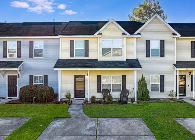 Property at 282 Swallowtail Ln, Goose Creek, SC 29445, 2 beds, 2.5 baths