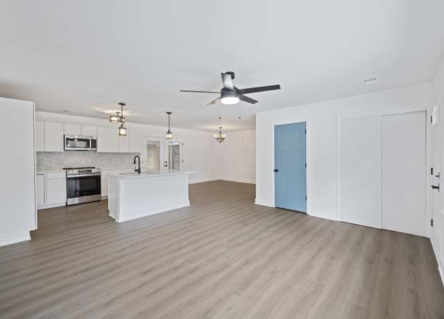 Property at 4765 S Constellation Dr, North Charleston, SC 29418, 3 beds, 2 baths