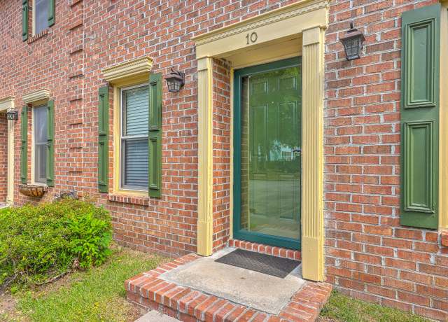 Property at 302 Springview Ln #10, Summerville, SC 29485, 3 beds, 2.5 baths